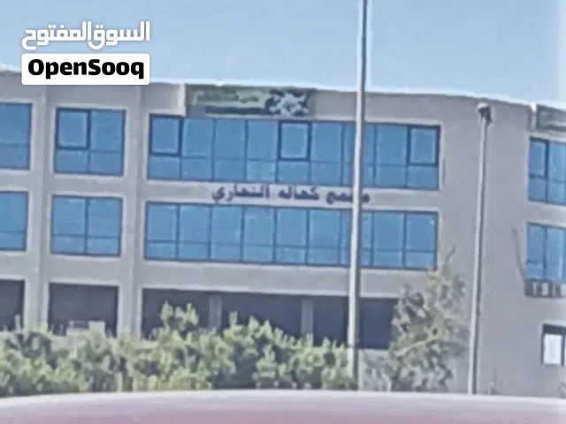 مكتب باقي له تقطيعات داخليه على دوار مشاغل ومستودعات الامن / طبربور مساحة 150متر