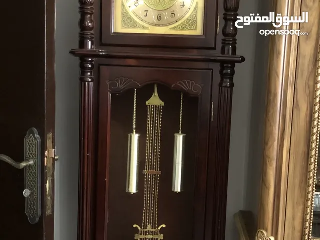 ساعة للبيع تبي مرشه امامية