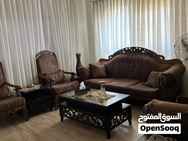 طقم كنب مع طقم طاولات خشب زان