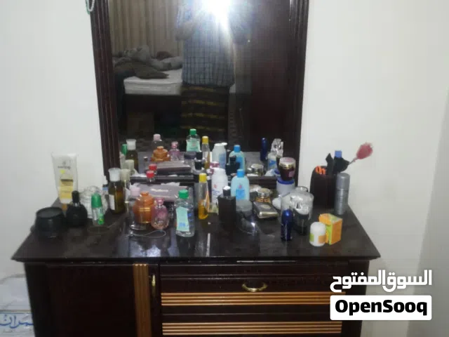 بيع عفش من غرف و دواليب وكنب وشوله ......