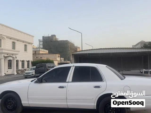 2011 فورد كراون فكتوريا Base