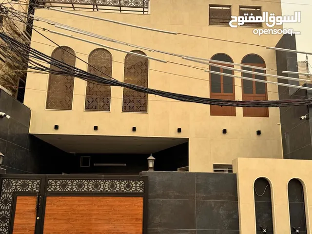 منزل حديث للبيع في الكرادة