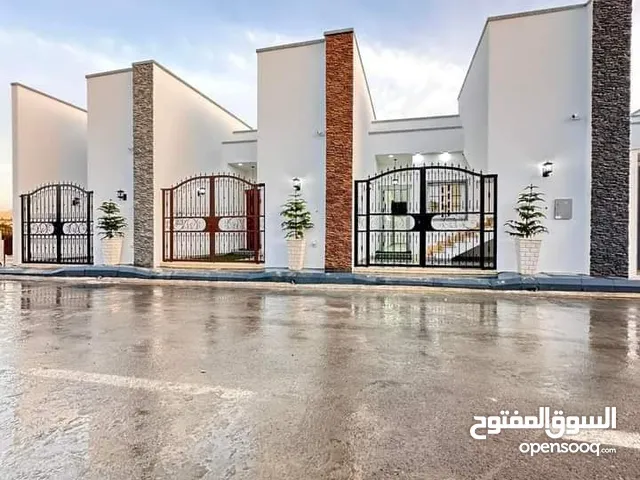 105 m2 3 Bedrooms Townhouse for Sale in Tripoli Ain Zara