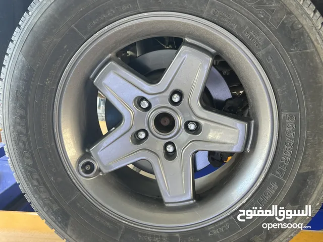 Other 17 Tyre & Rim in Muscat
