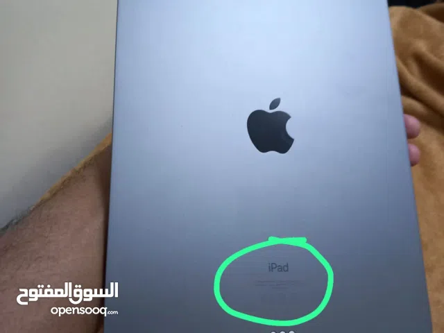 iPad pro m1 chip 11 inch glass little screech but desply ok no problem in use