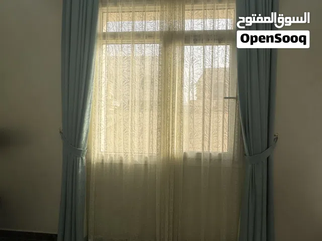 ستائر باللون التيفني