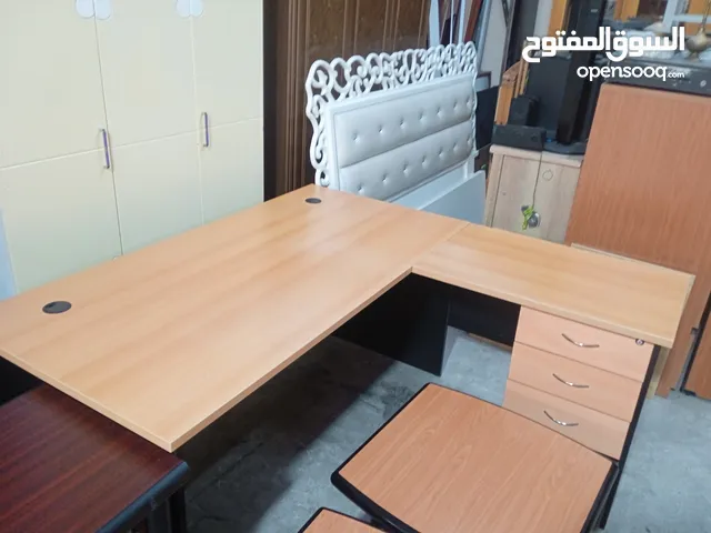 طاولة مكتب شكل L للبيع..............................................................................