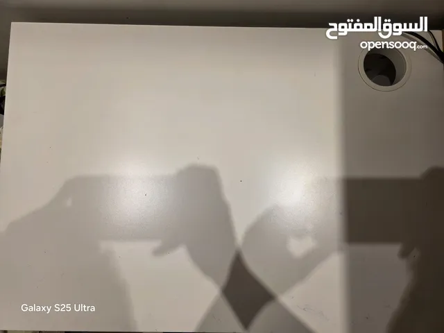 طاولات للبيع مستخدمه مع كرسيها