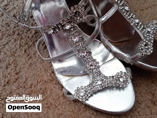 احذيه شبه وكاله