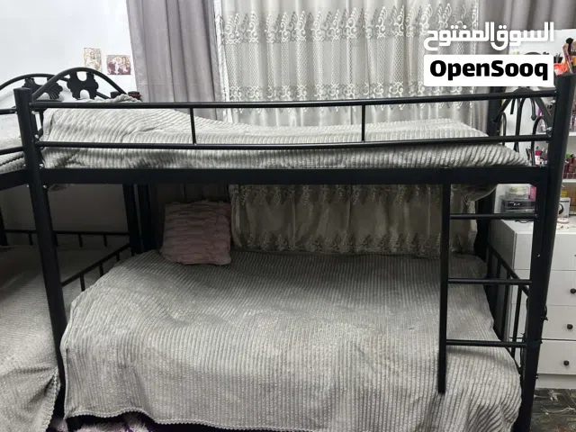 تخت عدد اثنين طابقين
