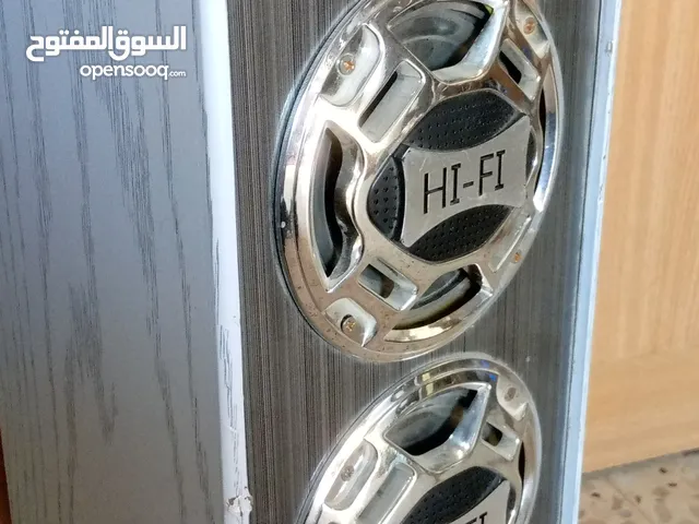 سماعة دي جي قديمة معطلة