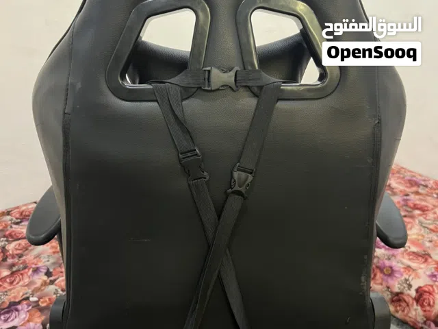 السلام عليكم عندي كرسي جيمنج مستعمل بحاله ممتازه استخدام اقل من شهر