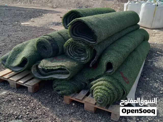 عشب صناعي ومطاط مستعمل للبيع