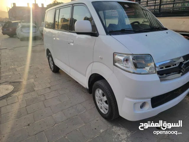 للبيع باص سوزوكي عفريت سياحي خليجي موديل 2015 لون ابيض جير تماتيك