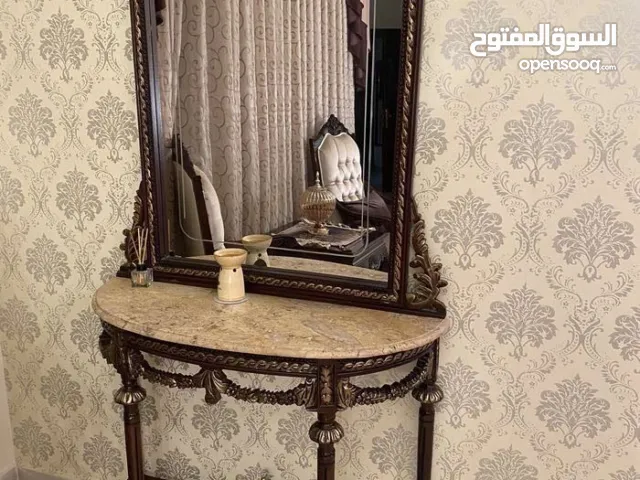 ديكور خشب مع مراي للبيع