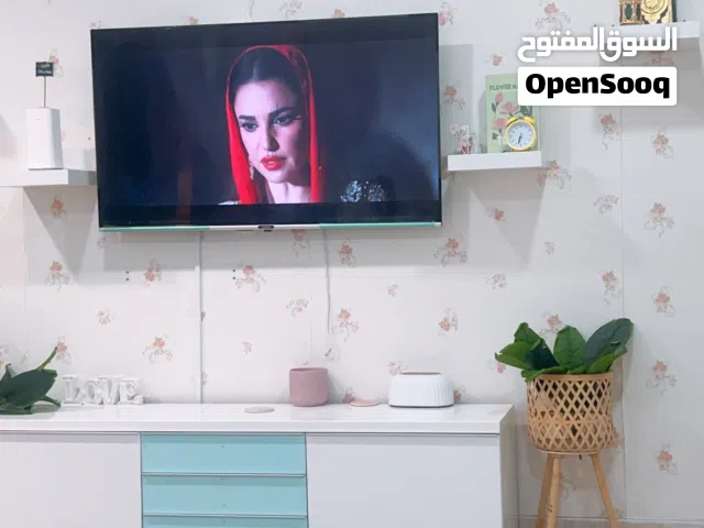 شاشة اندرويد سكاي وورث 55 بوصه مع مكتبه جديده واربع ارفف ايكيا