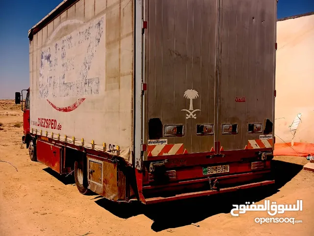 Box Nissan 1998 in Jerash