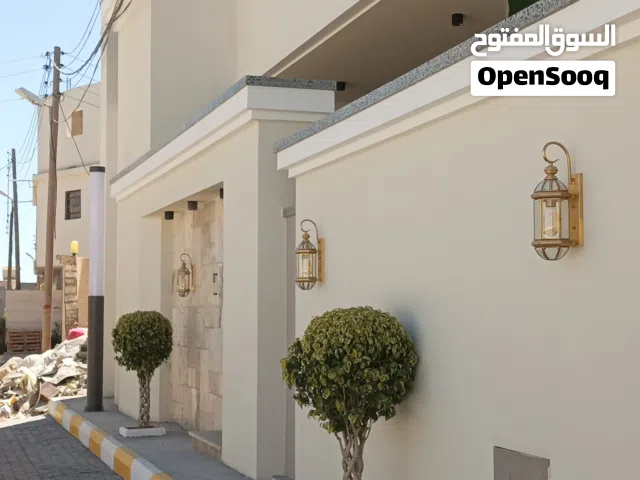 منزل حديث للبيع دورين خليجي والثالث مفصول في سوق الجمعة عرادة
