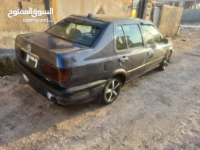 سيارة نوع كولف فينتو للبيع عطل في الكير