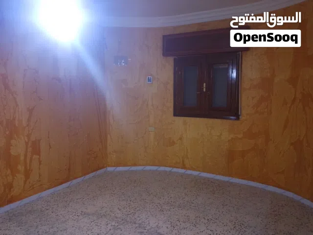 غرفة نوم، مطبخ و صالة أكل، حمام و بالكونة