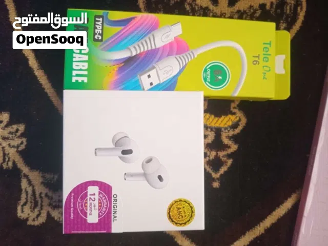 سماعت وشاحن اصلي سماعه مكفوله 12 شهر نضيفه وجديده