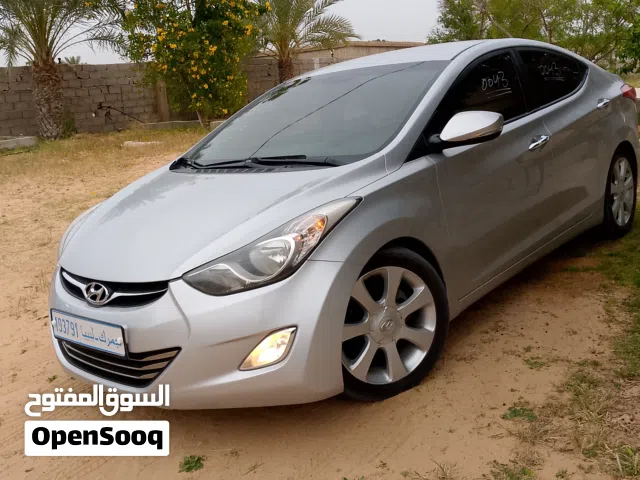 2012 Hyundai Elantra Standard