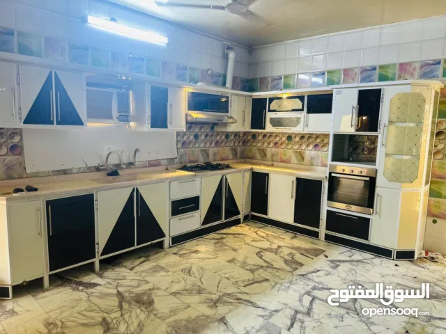 250 m2 More than 6 bedrooms Townhouse for Rent in Basra Saie