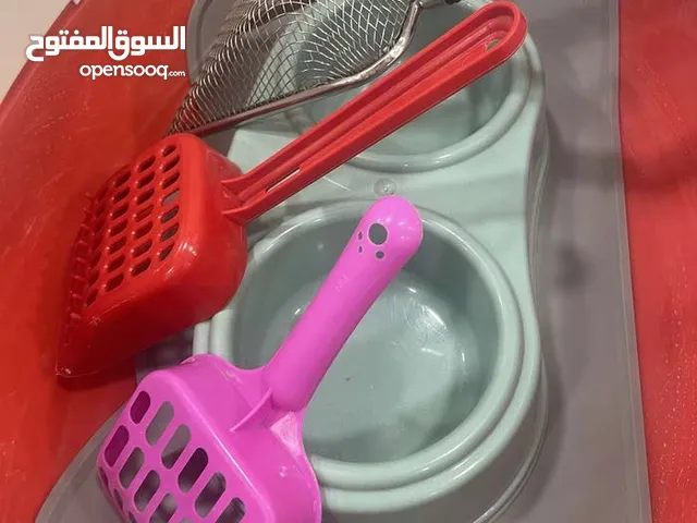 أدوات العنايه بالقطط