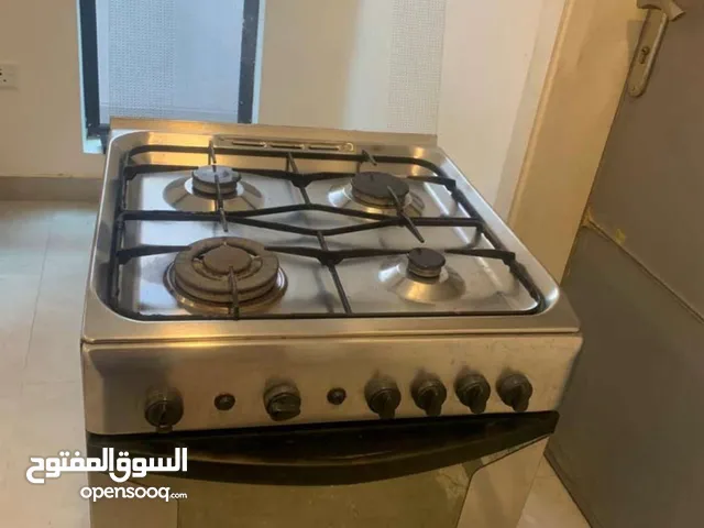 فرن صناعه ايطالي نضيف بحاله ممتازه