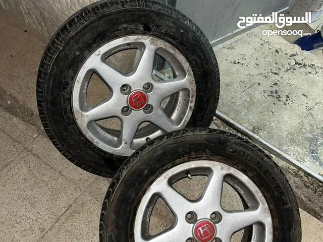 أربع جنطات مع أربع فردات كوشوك مستعمل بحالة الوكاله