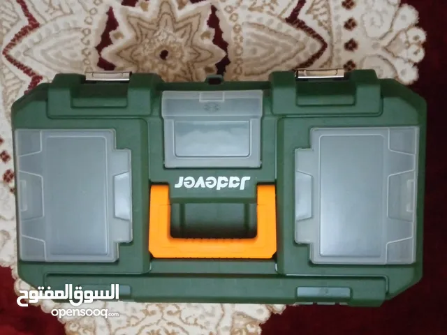 صندوق ٱدوات العمل جيد وكبير