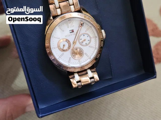 ساعة تومي مستخدمة لون روز جولد