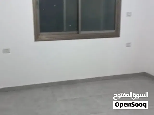 شقه للبيع مساحه  140متر السعر 110الاف دولار د لار في عين منجد