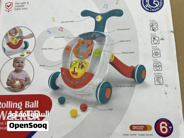 مشاية طفل ان الالعاب مستعمله قليل جدا