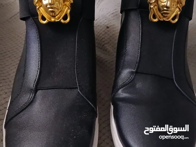 43 Casual Shoes in Buraimi