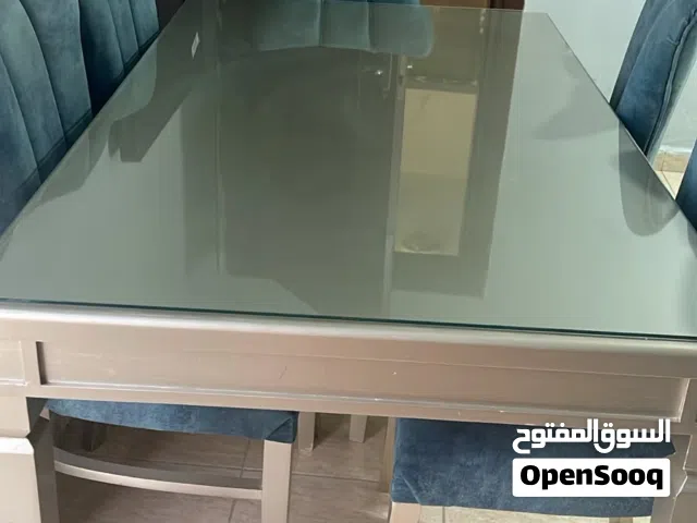 طاوله وكراسي