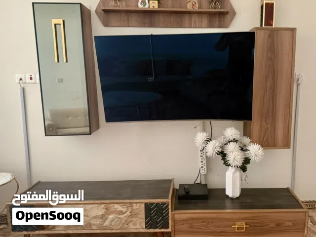 رفوف و ديكور شاشة