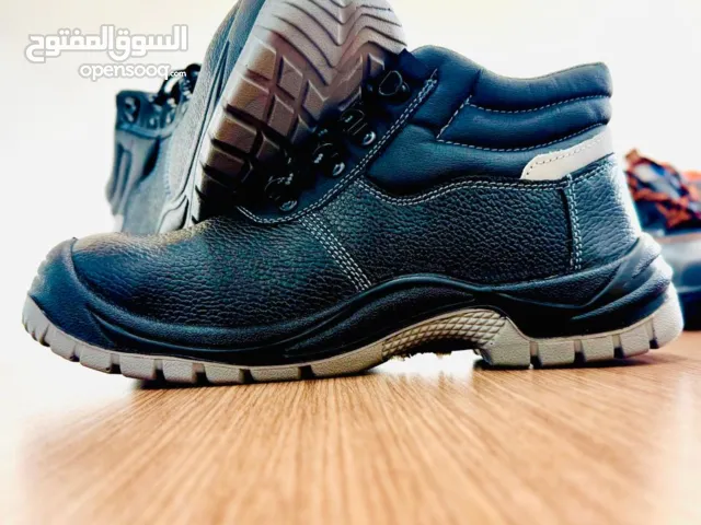 أحذية سفتي متنوعة بماركات ومقاسات مختلفة عند السياب Safety shoes