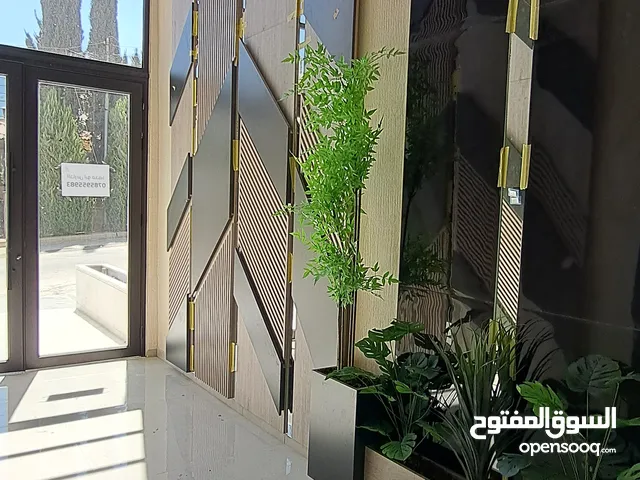 شقة مميزة طابق ثالث دوبلكس مع الروف مساحة 185 م2  في البنيات قرب شارع المطار