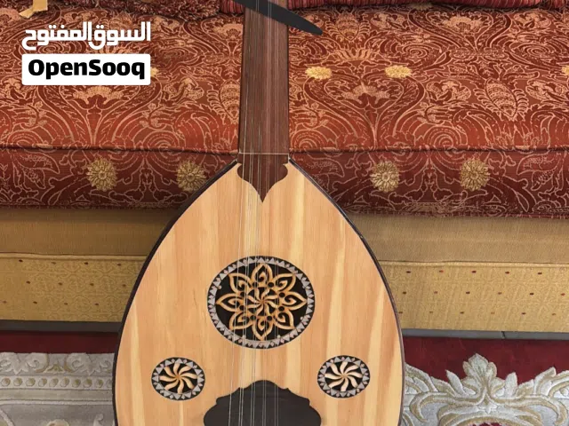 آلة عود موسيقي مستخدم للبيع