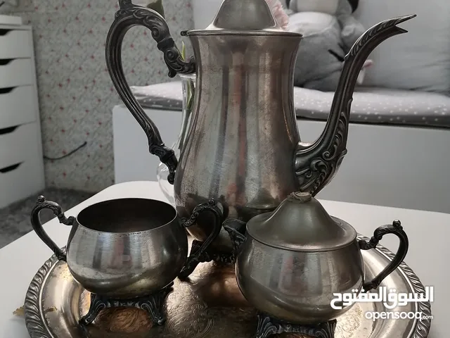 طقم قديم لعشاق الكلاسيك والأنتيكا
