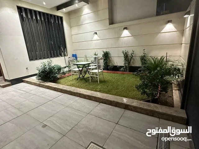 380 m2 4 Bedrooms Townhouse for Sale in Baghdad Binouk