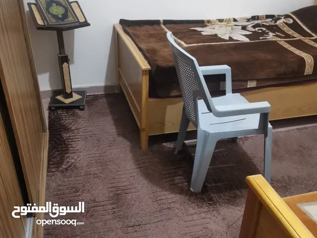 شقه للبيع اربد إشارة الاسكان بجانب محلات شو حلو