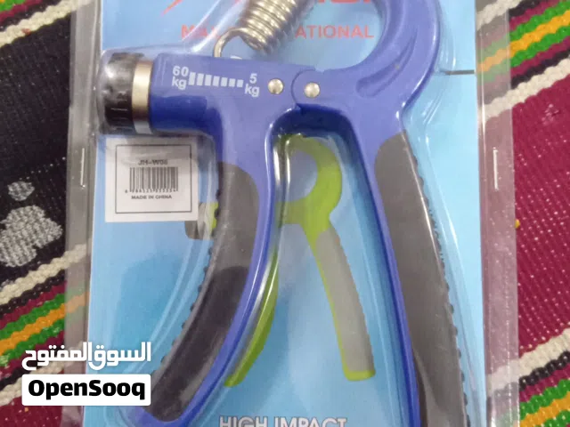 قبضة يد عندي كمية نوفر الكمية الى تبيها