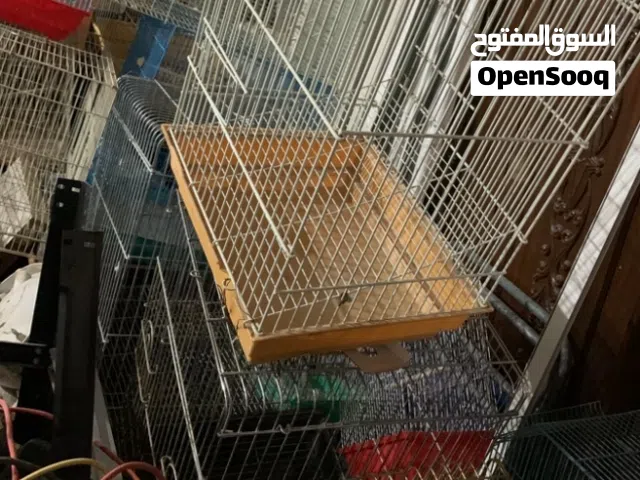 أقفاص طيور متنوعة