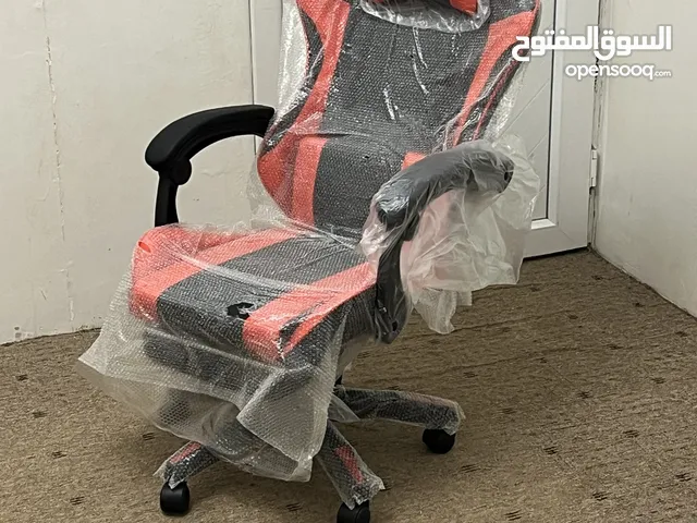 كرسي العاب خامه ممتازه اجديد بي الباكو لون احمر يوجد توصيل