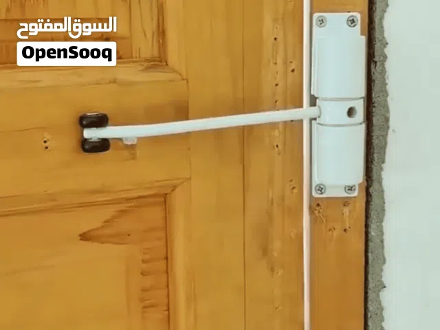 مغلق الباب التلقائي القابل للتعديل