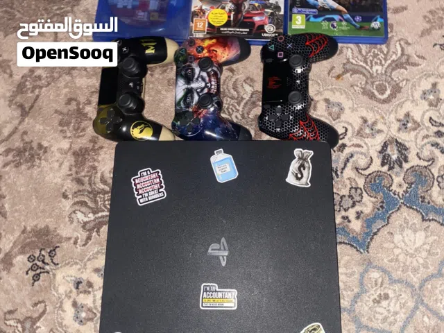 PS4 نضافه100% مع جوستك3 اقراص3 مع هارد خارجي 1تيرا وذاكره الجهاز500