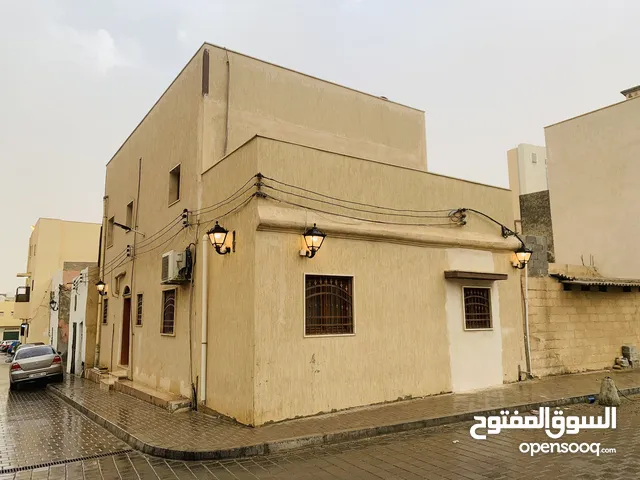 160 m2 3 Bedrooms Townhouse for Sale in Tripoli Old City