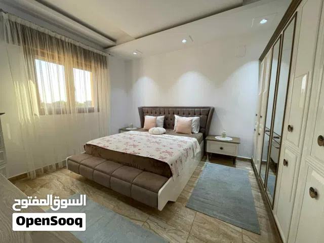 شقه مفروشه للبيع في مشتل مقسم راقي ومغلق قرب الاسطوره